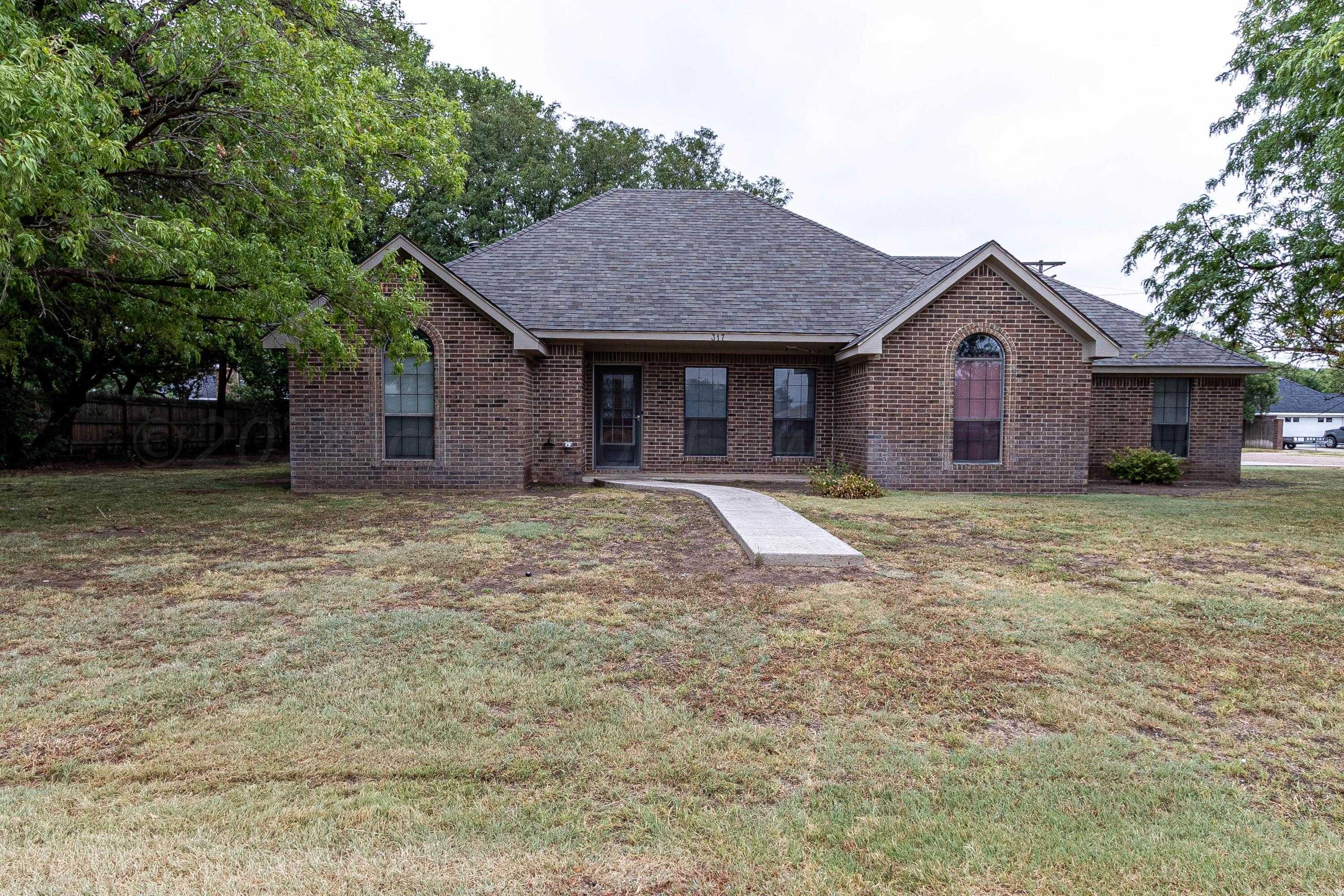 photo 2: 317 Folsom Street, Fritch TX 79036