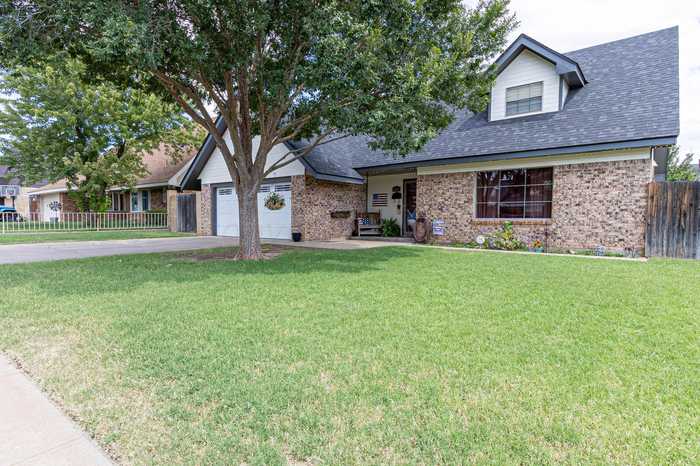 photo 1: 1407 Bluebonnet Street, Borger TX 79007