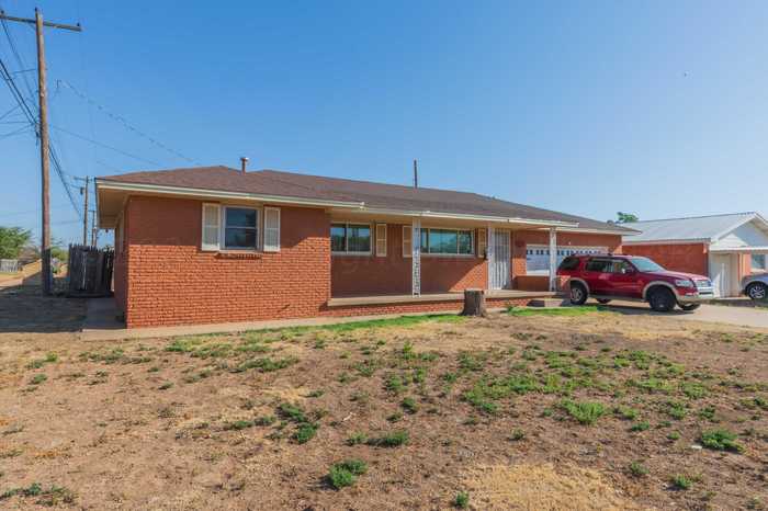 photo 3: 502 7th Street, Tulia TX 79088