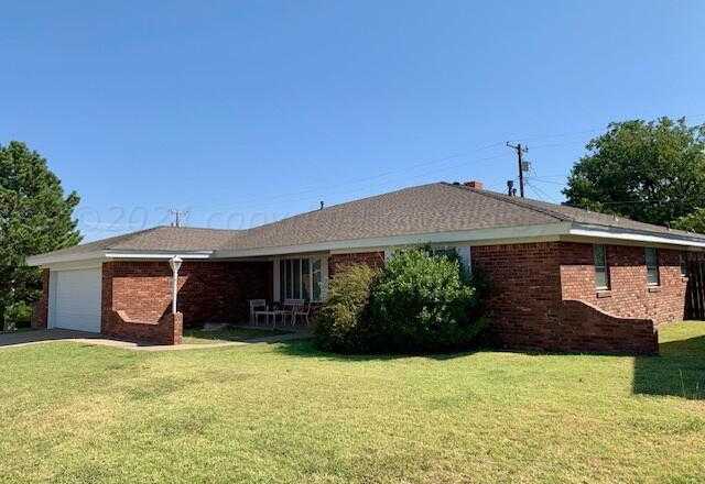 photo 3: 1209 Northwestern Street, Perryton TX 79070