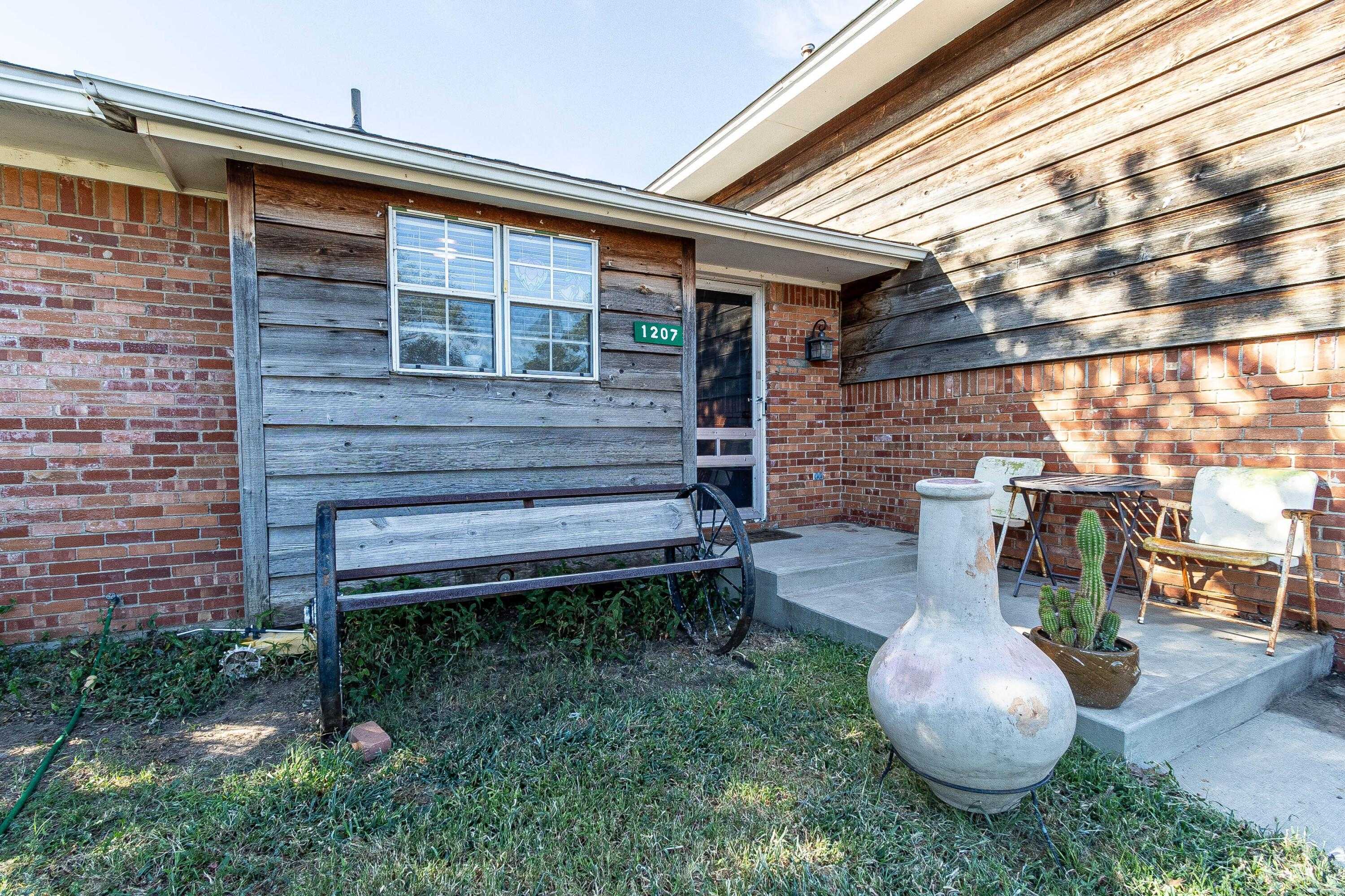 photo 3: 1207 Lee Street, Borger TX 79007