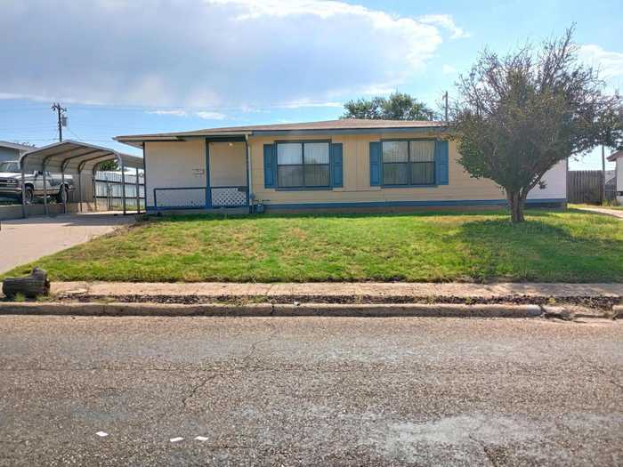 photo 1: 905 Harrington Street, Borger TX 79007