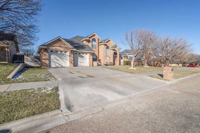 photo 2: 306 Loma Linda Lane, Borger TX 79007