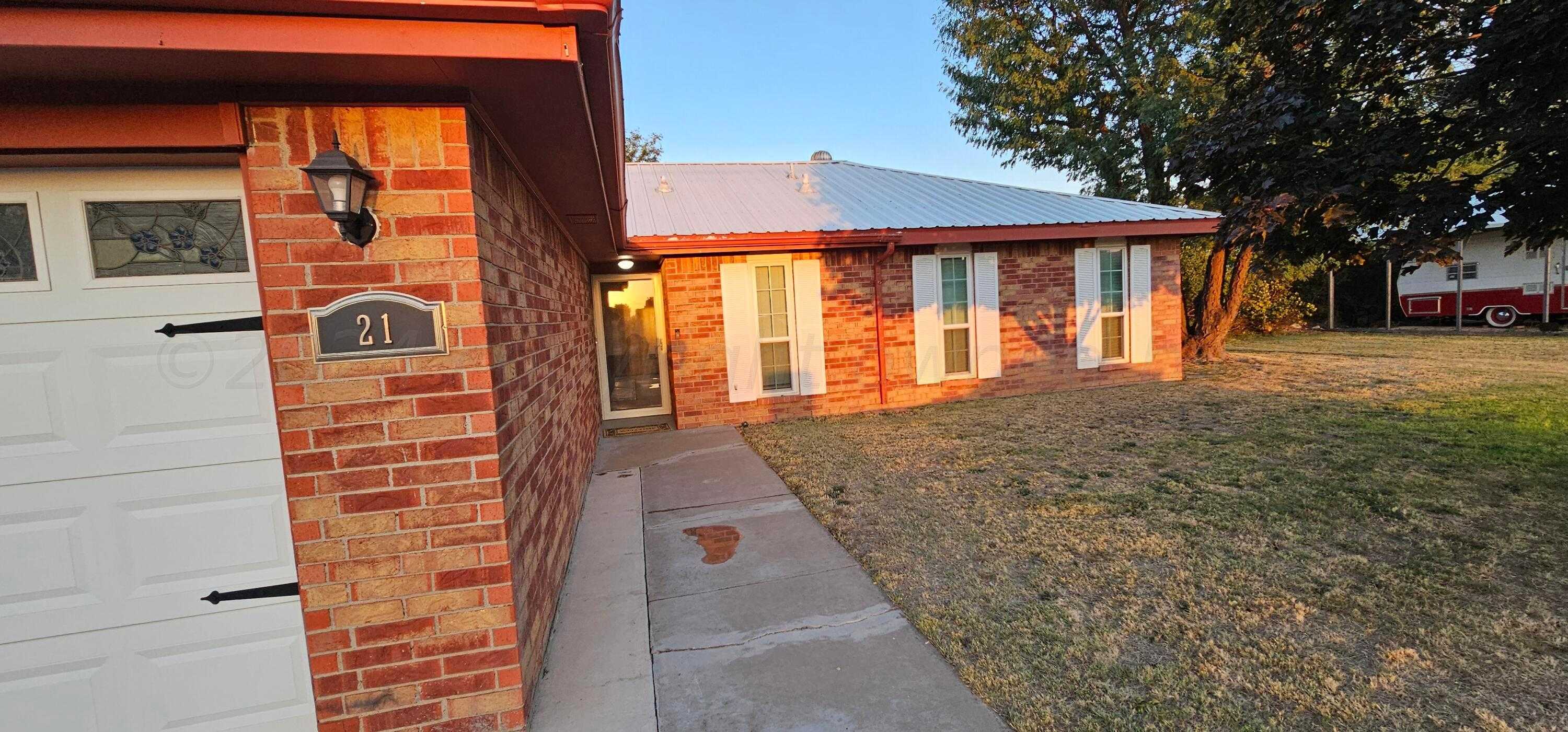 photo 3: 21 Brandt Street, Spearman TX 79084