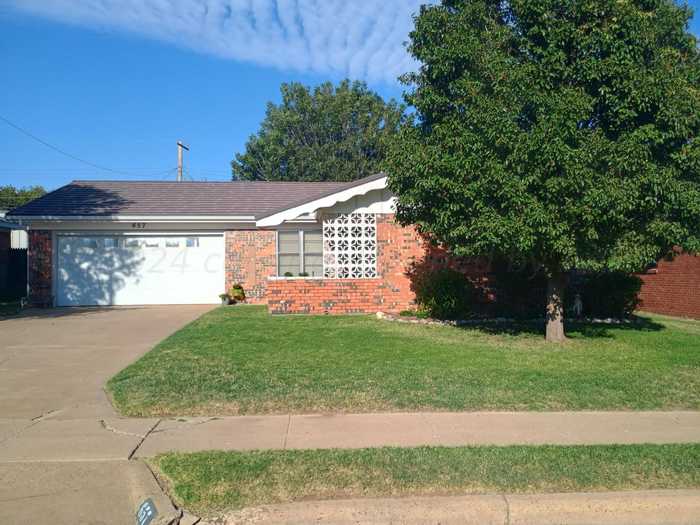 photo 1: 657 Evergreen Street, Borger TX 79007