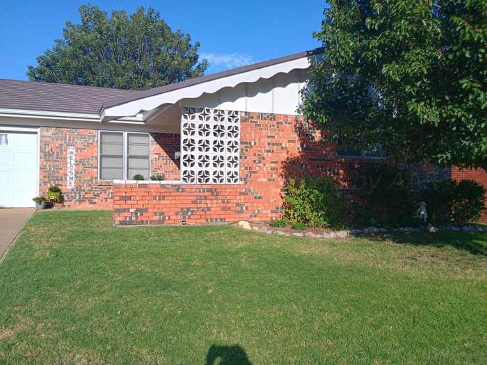 photo 2: 657 Evergreen Street, Borger TX 79007