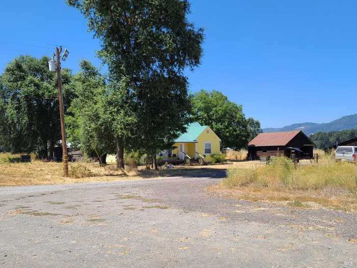 photo 2: 24700 Mendocino Pass Rd, Covelo CA 95428