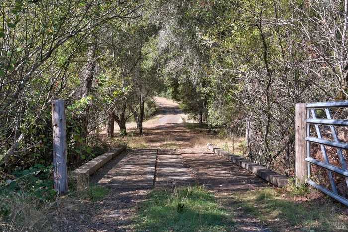 photo 1: 24245 Dutcher Creek Rd, Cloverdale CA 95425