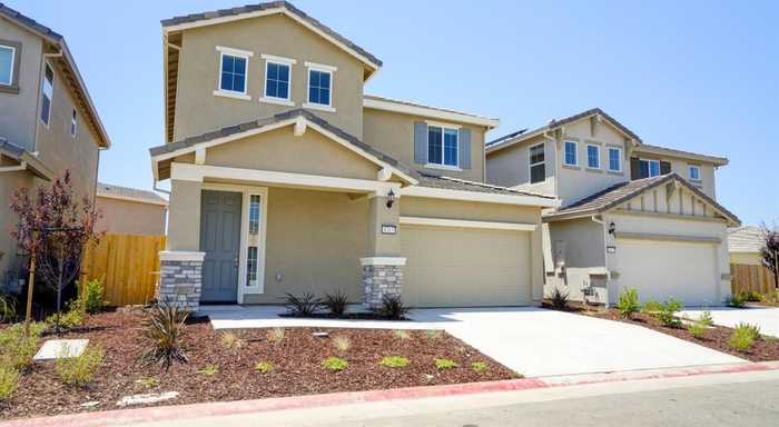 photo 1: 8313 Loyal Dr, Sacramento CA 95829