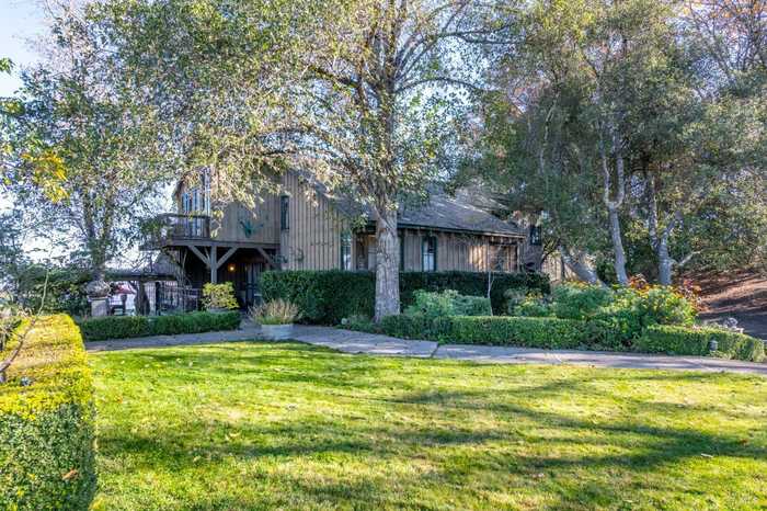 photo 2: 4040 Spring Mountain Rd, St. Helena CA 94574