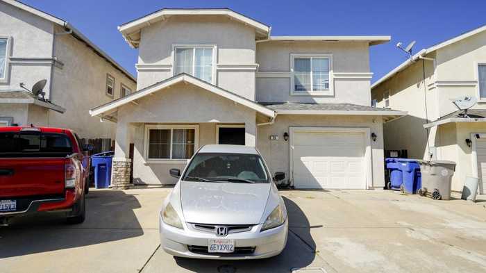 photo 1: 35 Caina Ct, Sacramento CA 95828