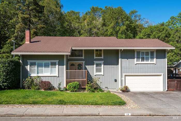 photo 2: 10 Plata Ct, Novato CA 94947