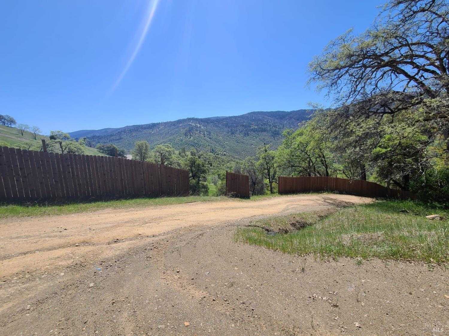 photo 2: 35776 Mendocino Pass Rd, Covelo CA 95428