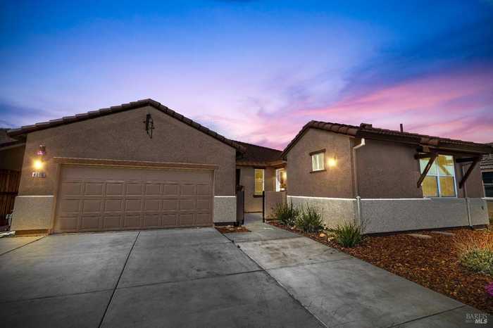 photo 2: 4006 Barrel Ct, Vacaville CA 95687