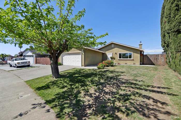 photo 2: 261 Cortland Cir, Vallejo CA 94589