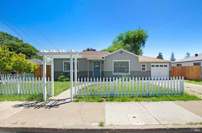 photo 1: 2022 Montgomery Dr, Santa Rosa CA 95405