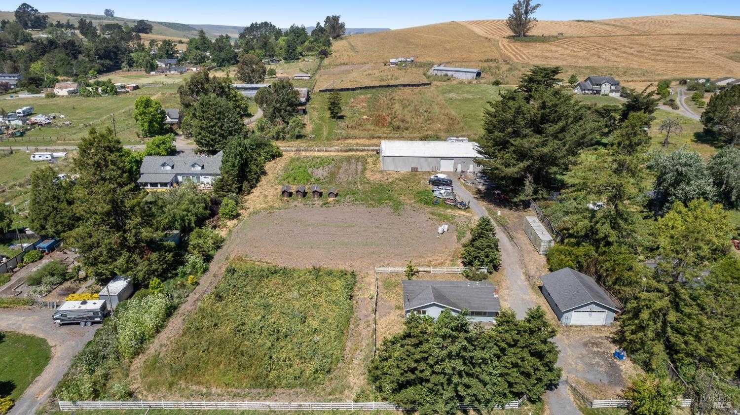 photo 1: 6370 Bloomfield Rd, Petaluma CA 94952