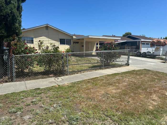 photo 2: 1730 SEVERUS Dr, Vallejo CA 94589