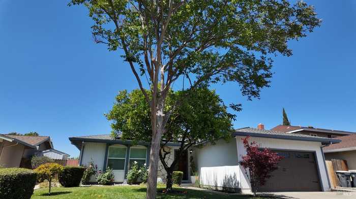 photo 2: 2740 Owens St, Fairfield CA 94534