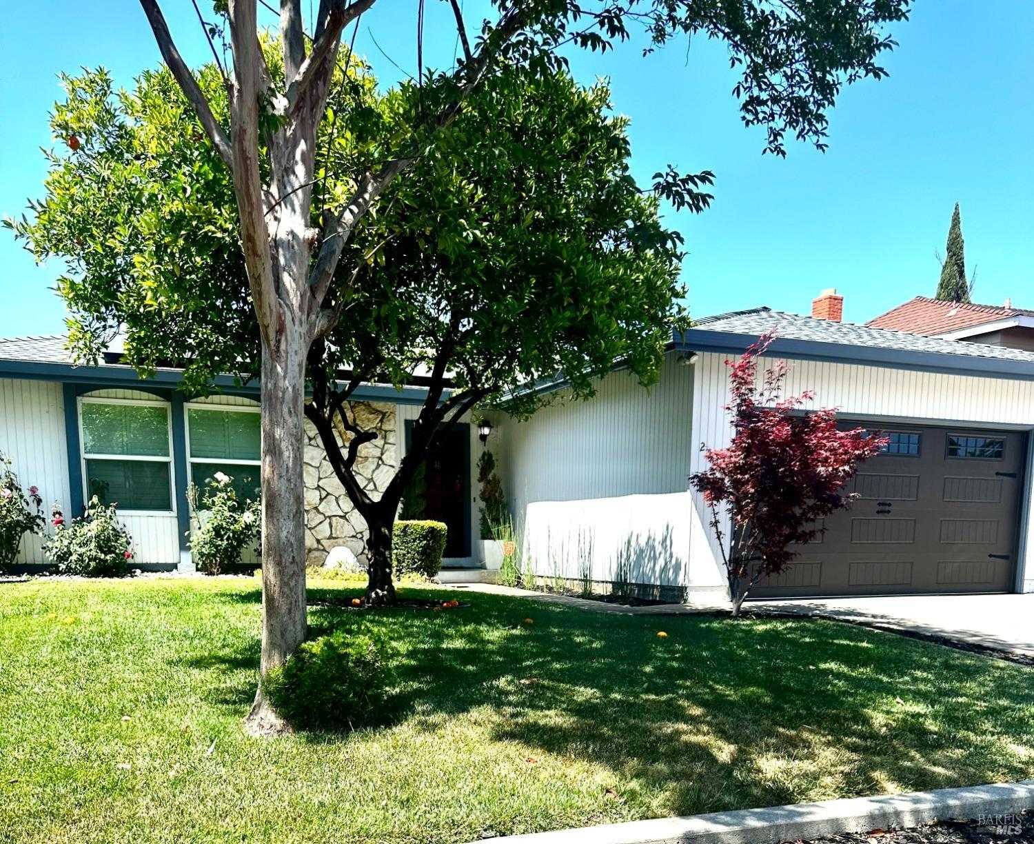 photo 3: 2740 Owens St, Fairfield CA 94534