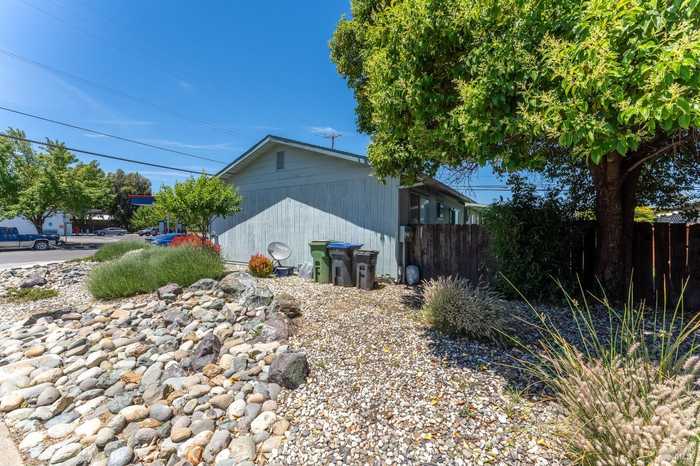 photo 4: 105-110 Oak Manor Dr, Ukiah CA 95482