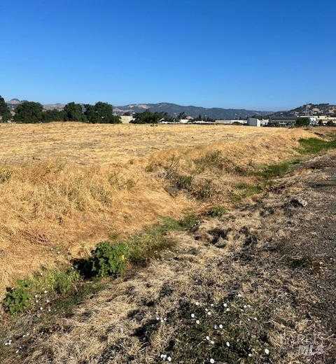 photo 1: 485 Pittman Rd, Fairfield CA 94534