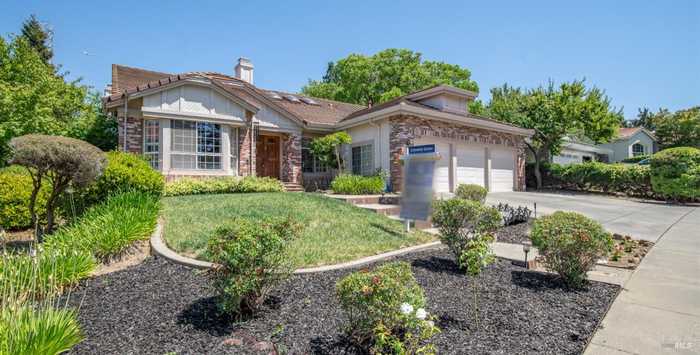 photo 1: 2736 Seminole Cir, Fairfield CA 94534