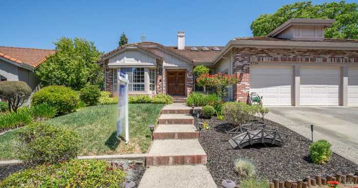 photo 2: 2736 Seminole Cir, Fairfield CA 94534