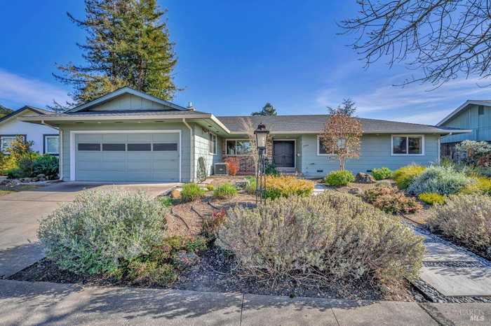 photo 1: 2544 bethards Dr, Santa Rosa CA 95405