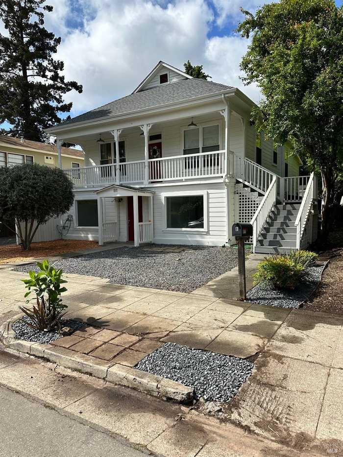 photo 2: 811 Howard St, Santa Rosa CA 95404