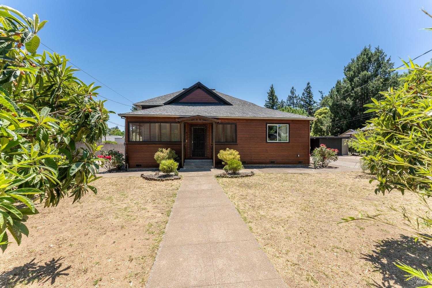 photo 2: 611 Holden St, Ukiah CA 95482