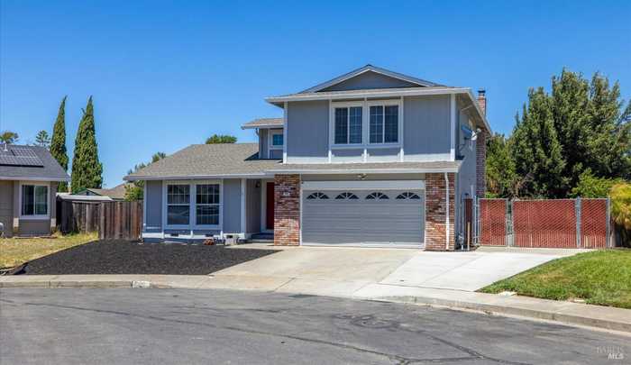 photo 1: 686 Alpine Ct, Fairfield CA 94534