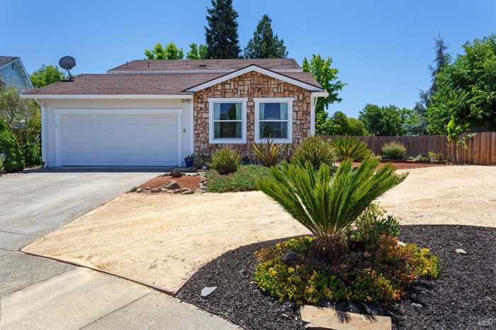 photo 1: 1239 Caridad Ct, Rohnert Park CA 94928