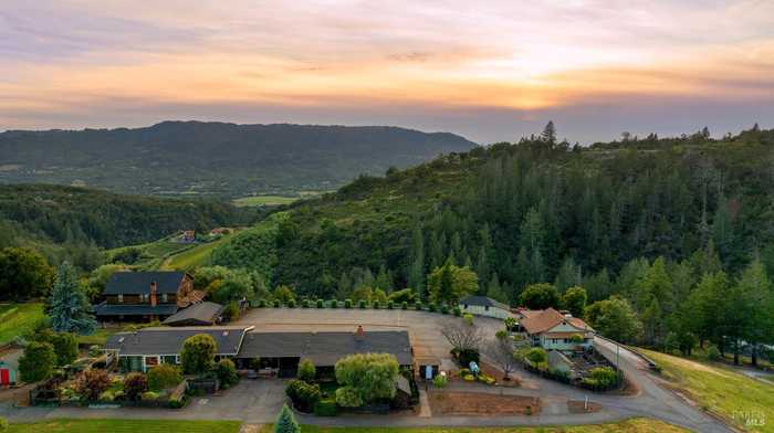 photo 1: 1550 Moon Mountain Rd, Sonoma CA 95476