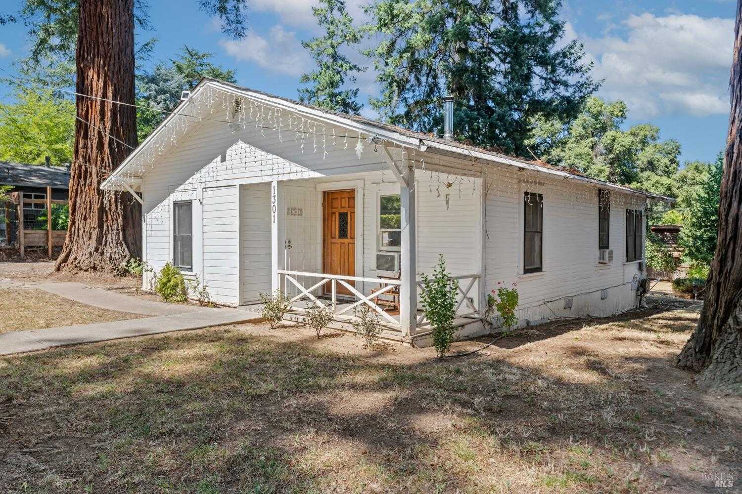 photo 3: 1301 Knob Hill Rd, Ukiah CA 95482