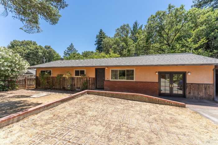 photo 2: 131 Giorno Ave, Ukiah CA 95482