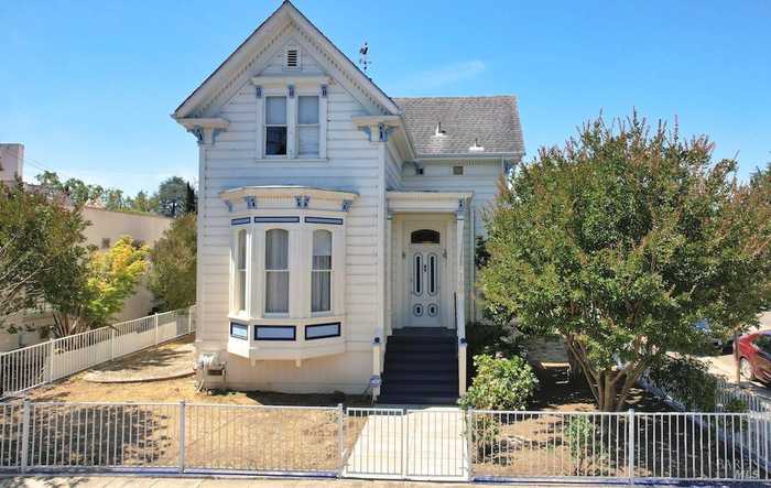 photo 2: 100 5th St, Petaluma CA 94952