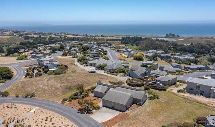 photo 2: 2025 Dubloon Ct, Bodega Bay CA 94923