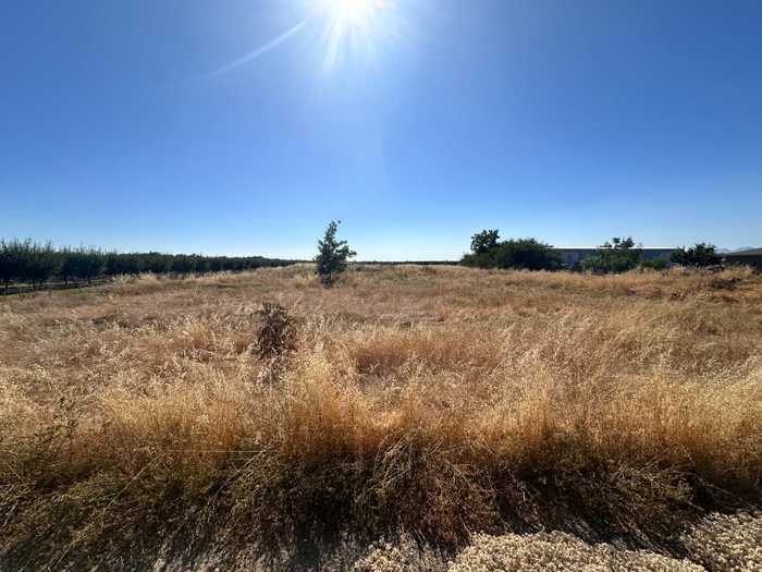 photo 2: 405 S Township Rd, Yuba City CA 95993