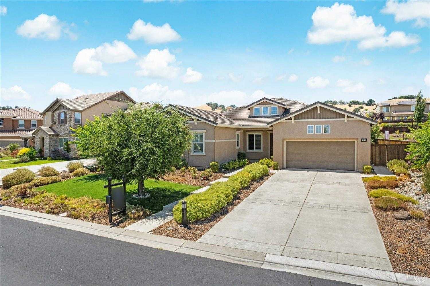 photo 1: 618 Elderberry Loop, Vacaville CA 95688