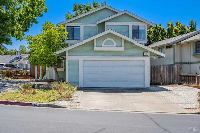 photo 1: 616 Lighthouse Dr, Vallejo CA 94590