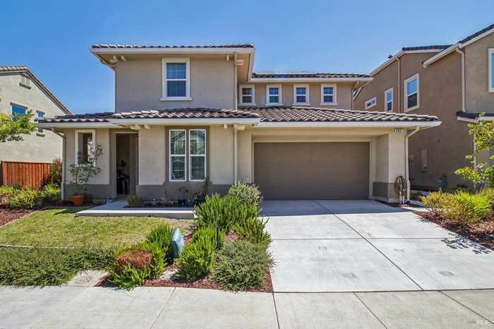 photo 1: 8882 Blue River Dr, Vallejo CA 94591