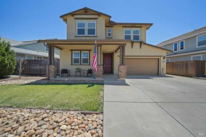 photo 1: 285 Ginger St, Vacaville CA 95687