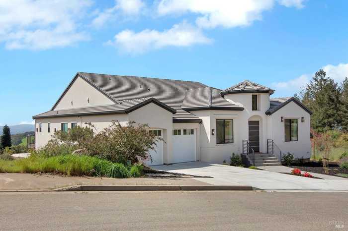 photo 2: 3746 Darlington Ct, Santa Rosa CA 95404