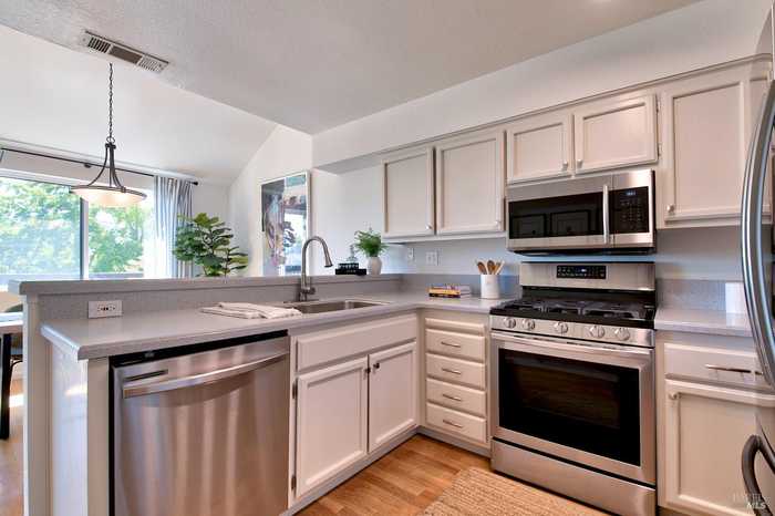 photo 2: 5 Summerhill Way, San Rafael CA 94903