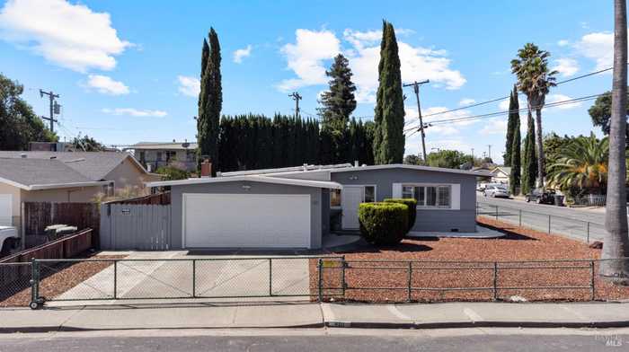 photo 1: 401 San Pablo St, Fairfield CA 94533