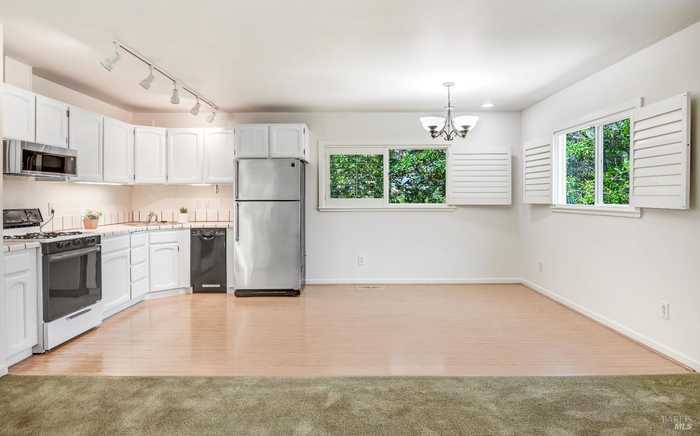 photo 2: 180 Rose Ave, Sonoma CA 95476