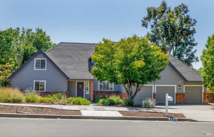 photo 1: 4713 Circle B Pl, Santa Rosa CA 95405