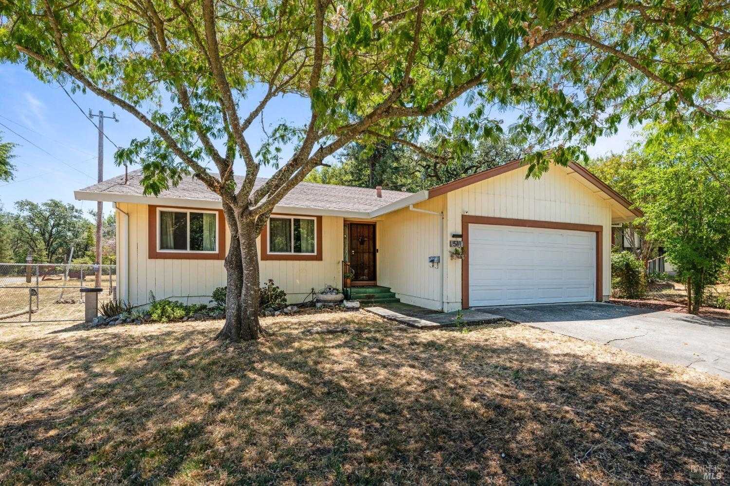 photo 1: 511 W 2nd St, Cloverdale CA 95425