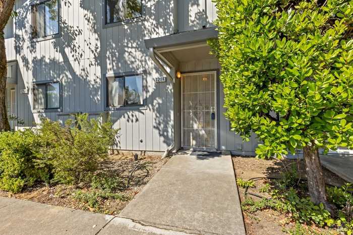 photo 1: 121 Elbridge Ave #E, Cloverdale CA 95425